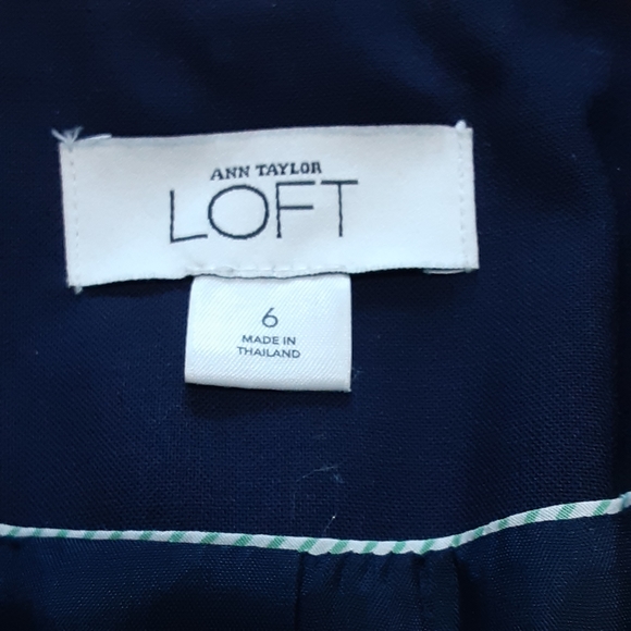 Ann Taylor, LOFT, Nvy Wool Blend 3 Button Blazer Size 6 - Picture 3 of 11